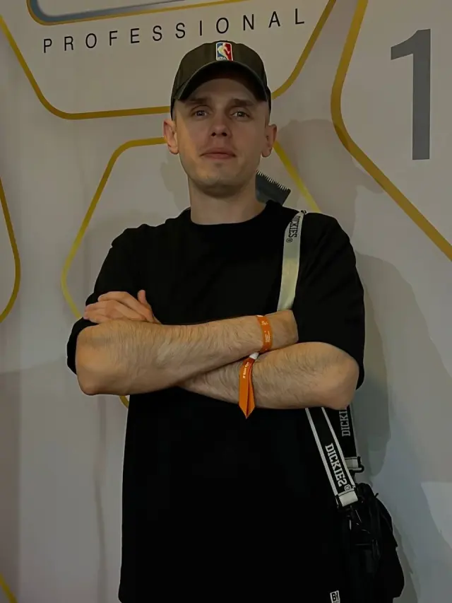 Александр, Мастер